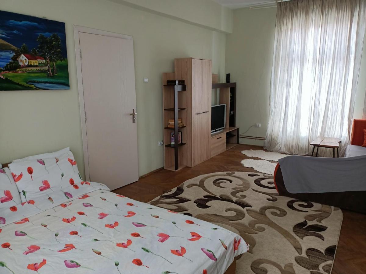 Lovely Apartament In Bucharest, Baba Novac Area Exterior photo